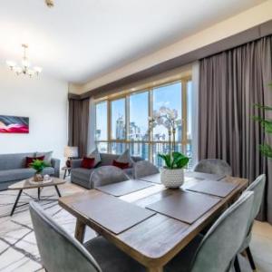 Hometown Apartments - 2 Bedroom Executive Condo next to Dubai Downtown Dubai
