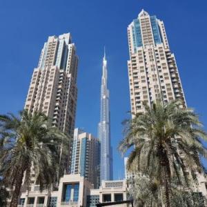 Signature Holiday Homes- Luxury 2 BHK with full Burj Khalifa & Fountain View 