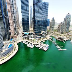Beautifully Furnished 1 Bed With Marina Views Dubai
